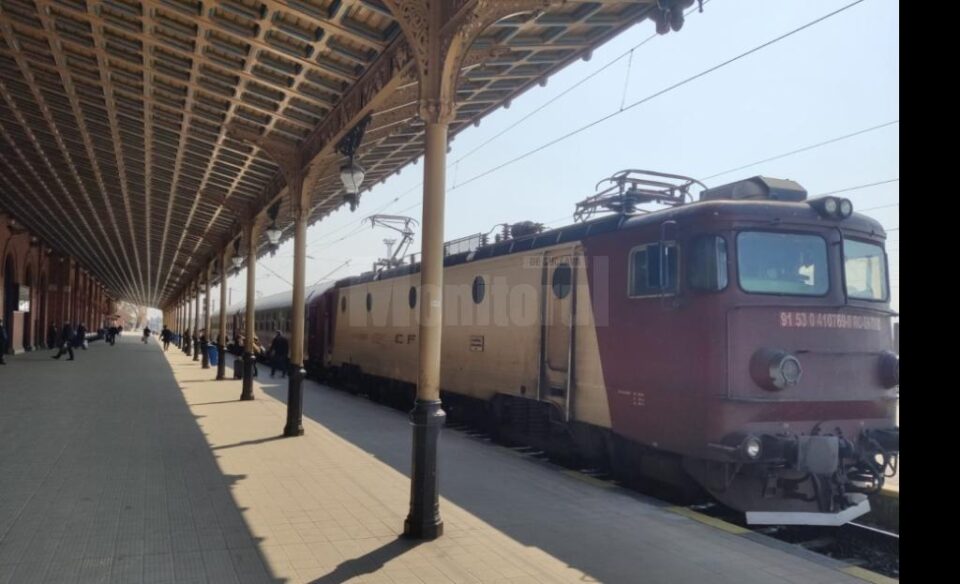 Imagini din Gara Suceava, duminică, 29 martie. Unele trenuri mai au încă trafic