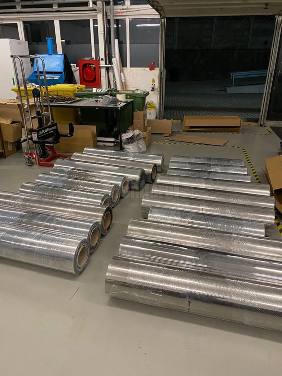 Materie prima pentru viziere la firma PromoArt Materie prima pentru viziere la firma PromoArt