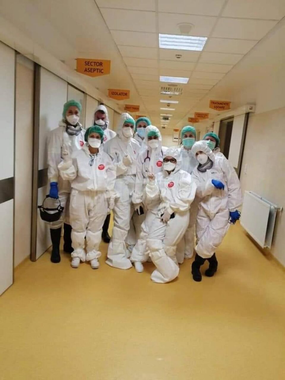 ISU Suceava distribuie 2.360 de combinezoane de protecție la spitalele din județ, Ambulanță și DSP ISU Suceava distribuie 2.360 de combinezoane de protecție la spitalele din județ, Ambulanță și DSP