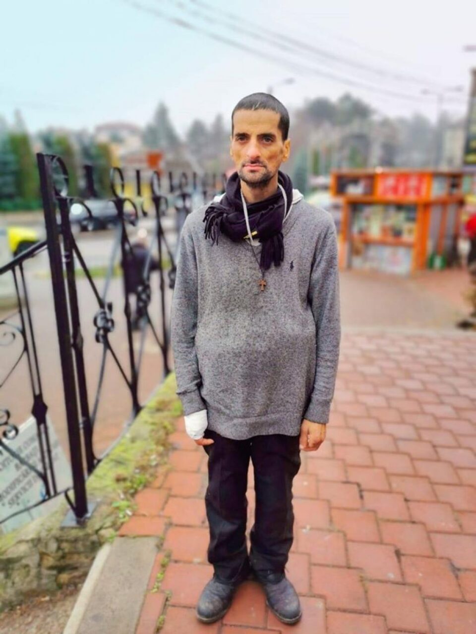 Niculae Stanarache: ”Sunt un băiat necăjit fără degete și fără părinți din Suceava. Mă puteți ajuta cu ceva de mâncare?”