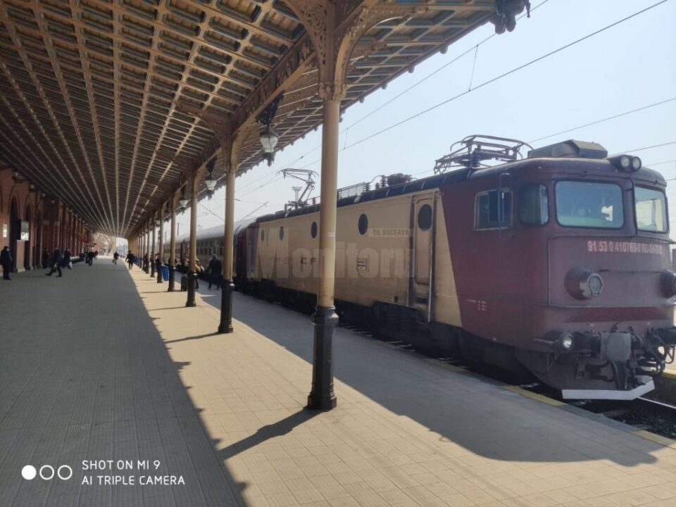Imagini din Gara Suceava, duminica 29 martie. Unele trenuri mai au încă trafic
