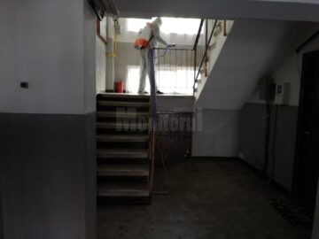 2000 de distribuitoare de dezinfectant au fost cumpărate de Primăria Suceava pentru a fi montate la toate scările de bloc din municipiu, unde se face dezinfecție totală