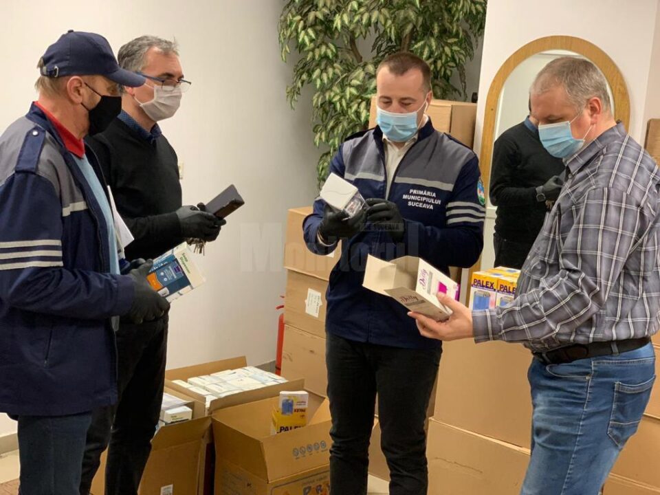 2000 de distribuitoare de dezinfectant au fost cumpărate de Primăria Suceava pentru a fi montate la toate scările de bloc din municipiu