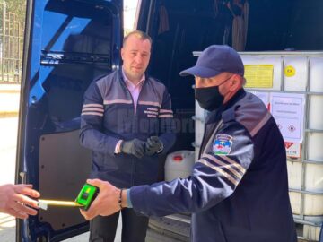 2.000 de distribuitoare de dezinfectant se montează deja în toate scările de bloc din Suceava
