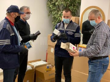 2.000 de distribuitoare de dezinfectant se montează deja în toate scările de bloc din Suceava