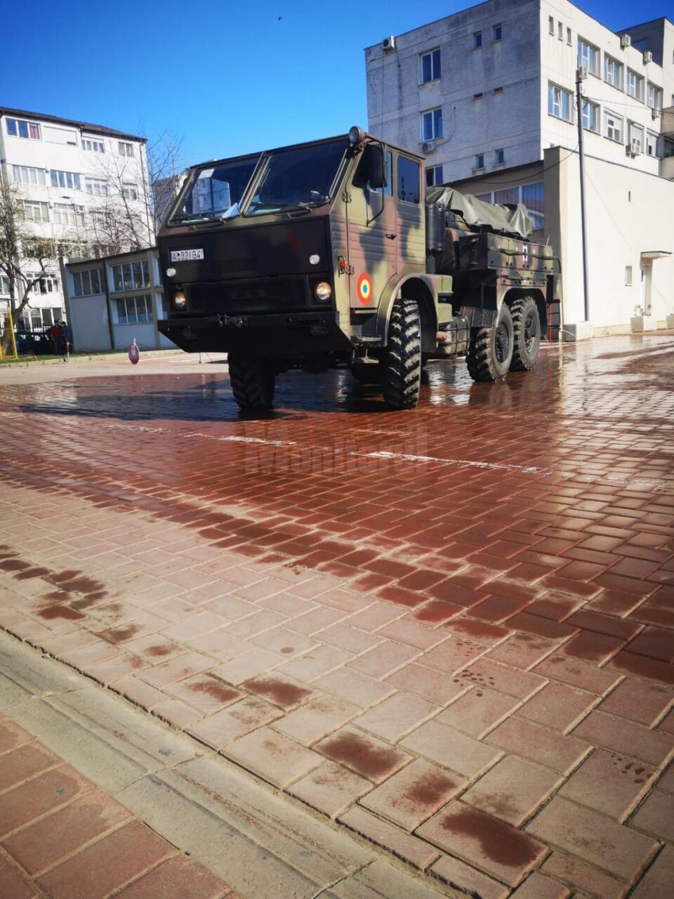 Peste 70 de militari au venit să ajute la dezinfecția Sucevei