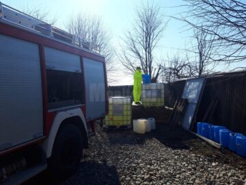 Preoții din Cornu Luncii au stropit cu agheasmă drumurile și spațiile din toată comuna