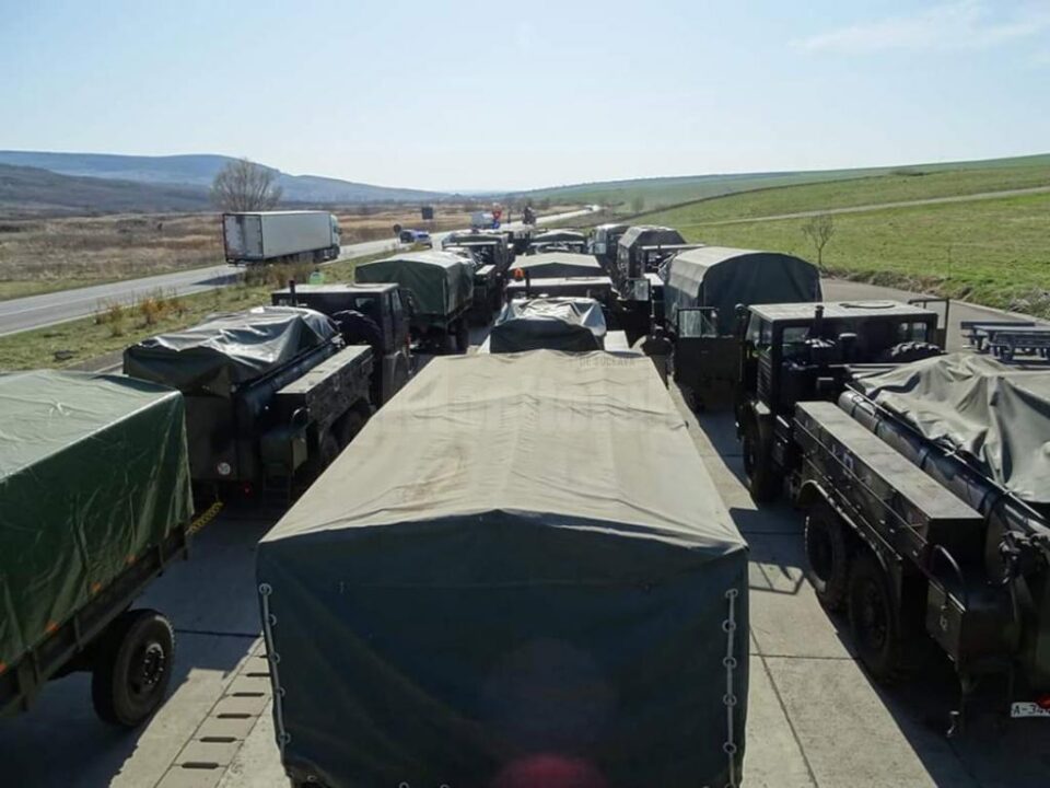 Peste 70 de militari au venit să ajute la dezinfecția Sucevei Sursa Foto: MApN