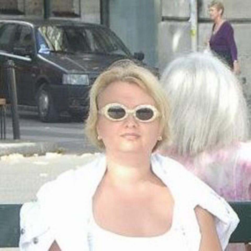 Dr. Monica Holicov