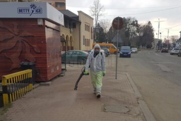 Purtarea măștii de protecție a devenit obligatorie în Siret
