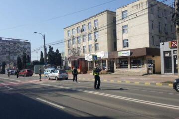 Polițiștii locali, prezenți în teren, în echipe mixte, la verificarea celor aflați în trafic