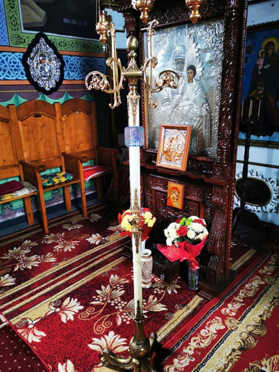 Credincioșii din satul Știrbăț vor primi candele aprinse în Noaptea de Înviere