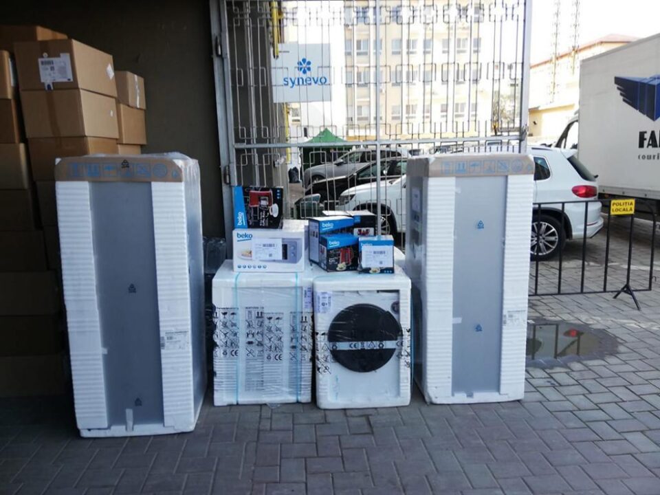 Mașini de spălat, uscătoare, frigidere, cuptoare cu microunde, fierbătoare de apă și filtre de cafea, donate de Crucea Roșie Suceava Spitalului de Urgență