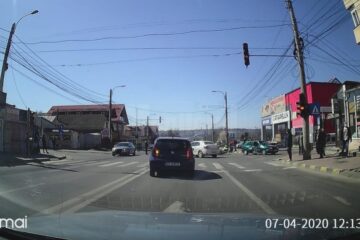 Tânăr de 27 de ani, motociclist, rănit de un șofer de 74 de ani, care nu i-a acordat prioritate