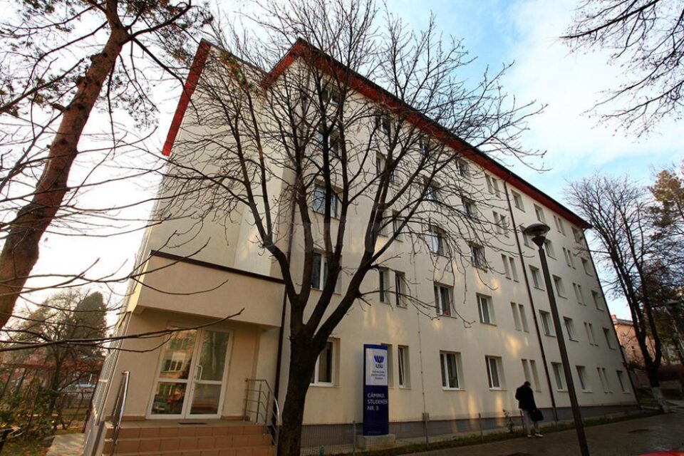 Cămine studențești ale Universității, puse la dispoziția cadrelor medicale de la Spitalul Suceava