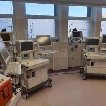 Măști pentru scufundări, adaptate pentru medicii din Terapie Intensivă, de fostul bioinginer din secția ATI a Spitalului Suceava