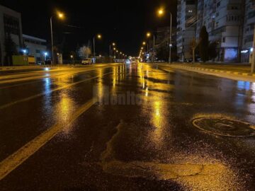 Dezinfecție cu utilaje militare, pe străzile Sucevei, în lupta împotriva coronavirusului