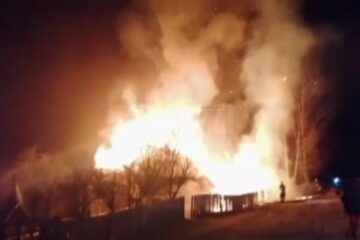 Gospodărie afectată grav de un incendiu violent la Șaru Dornei