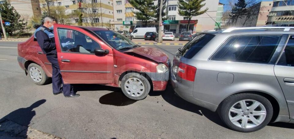 Mașini tamponate în Suceava de un șofer care circula în zig-zag