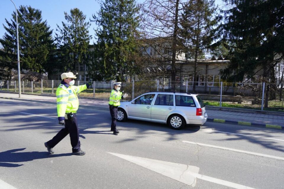 Polițiști suceveni de la trei structuri, confirmați cu coronavirus, mulți alți colegi în izolare Polițiști suceveni de la trei structuri, confirmați cu coronavirus, mulți alți colegi în izolare