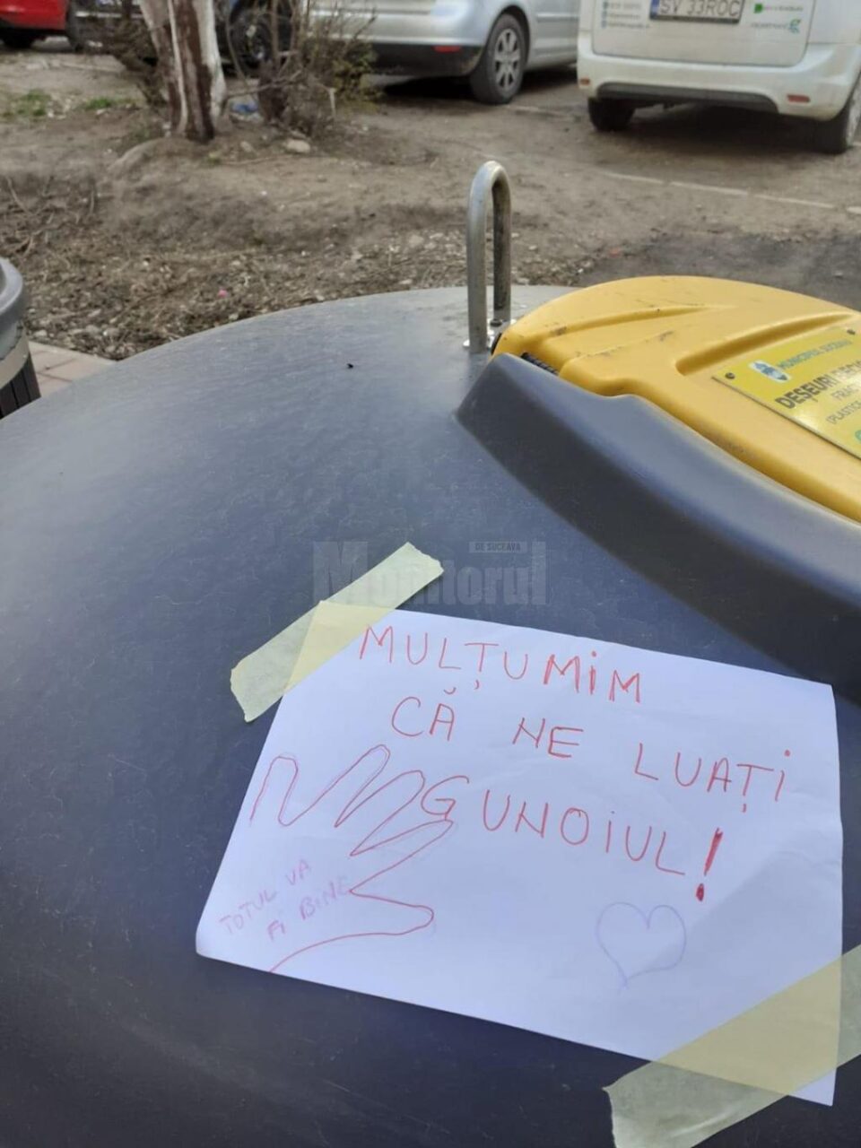 Un mesaj simplu, dar emoționant transmis de un copil din Suceava celor care ridică gunoiul