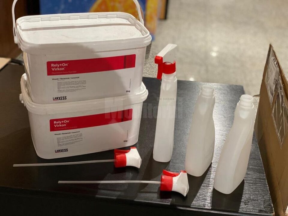 Substanță dezinfectantă puternic concentrată donată Primăriei Suceava, cu tot cu pulverizatoare