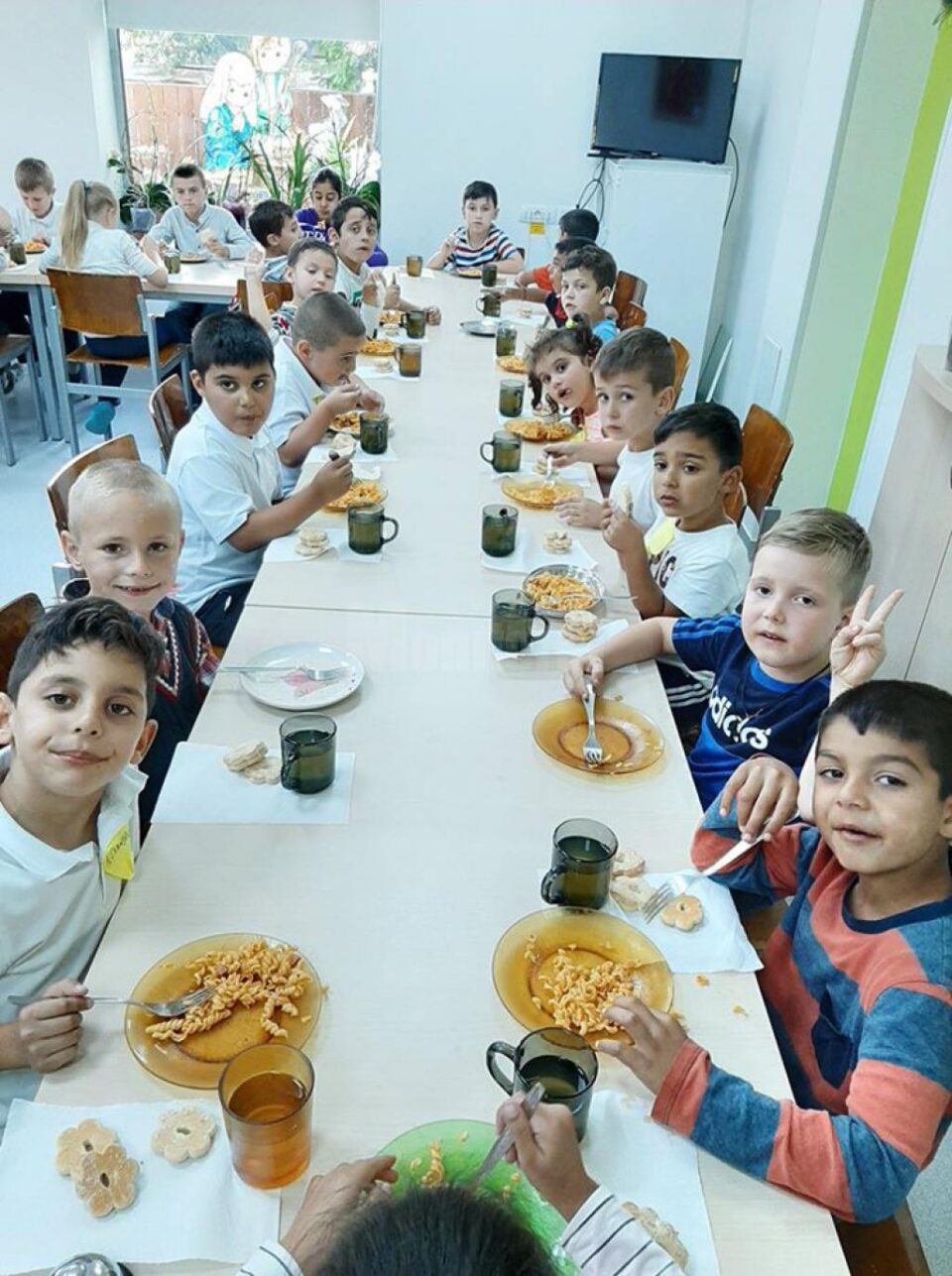 Centrul „Maria Ward” din Rădăuți mai are mâncare pentru copii pentru o săptămână