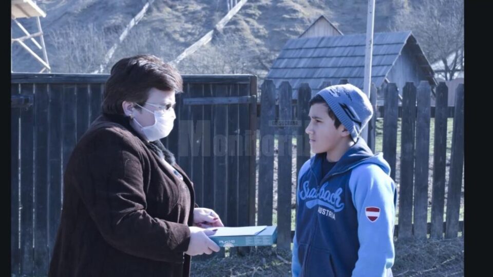 Narada a donat tablete pentru 26 de copii din Moldovița, pentru ca și aceștia să aibă acces la educația digitală