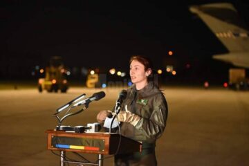 Suceveanca Simona Maierean este prima femeie din Romania pilot de avion supersonic
