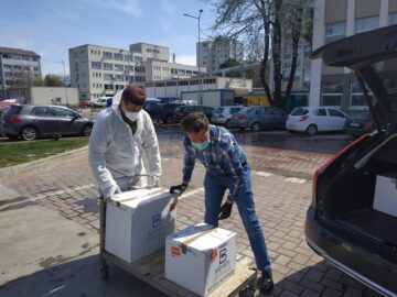 Banii adunați cu sprijinul oamenilor cu suflet mare au ajuns la Spitalul Județean Suceava sub forma a două ventilatoare performante