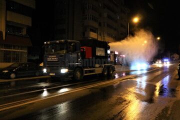 Atomizorul capabil să elimine de pe suprafețe și din aer bacteriile și virusurile acționeaza de luni pe străzile Sucevei