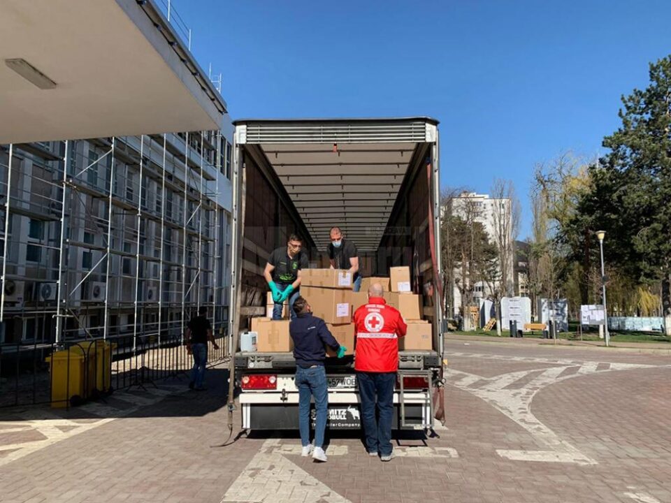La Spitalul Județean Suceava au ajuns primele echipamente pentru secția de terapie intensivă, achiziționate din fondurile Campaniei "Cu Toții în Linia Întâi"