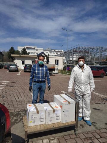 Banii adunați cu sprijinul oamenilor cu suflet mare au ajuns la Spitalul Județean Suceava sub forma a două ventilatoare performante