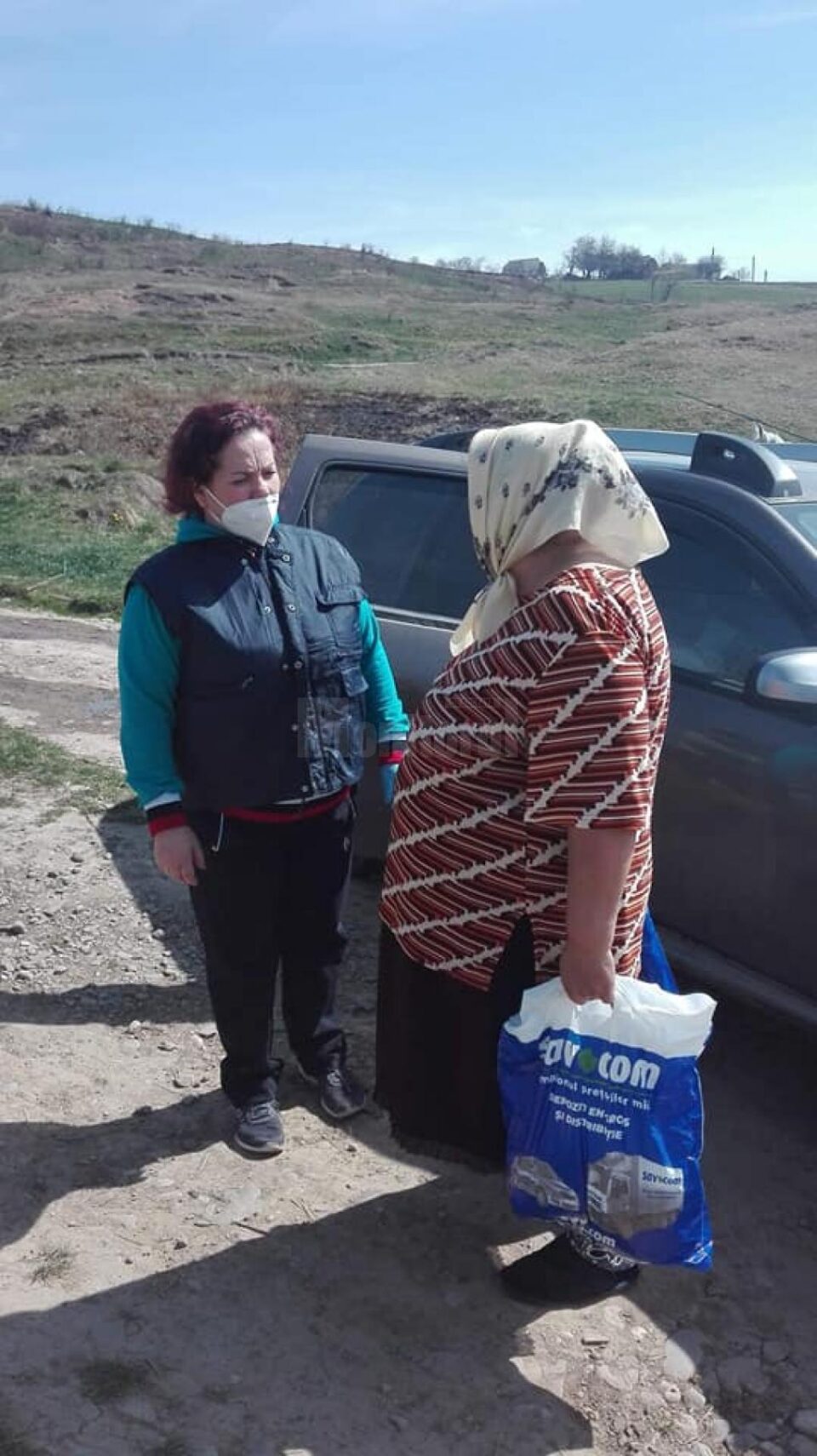Bătrânii și familiile nevoiașe din Berchișești au primit alimente și măști de protecție din partea primăriei Bătrânii și familiile nevoiașe din Berchișești au primit alimente și măști de protecție din partea primăriei