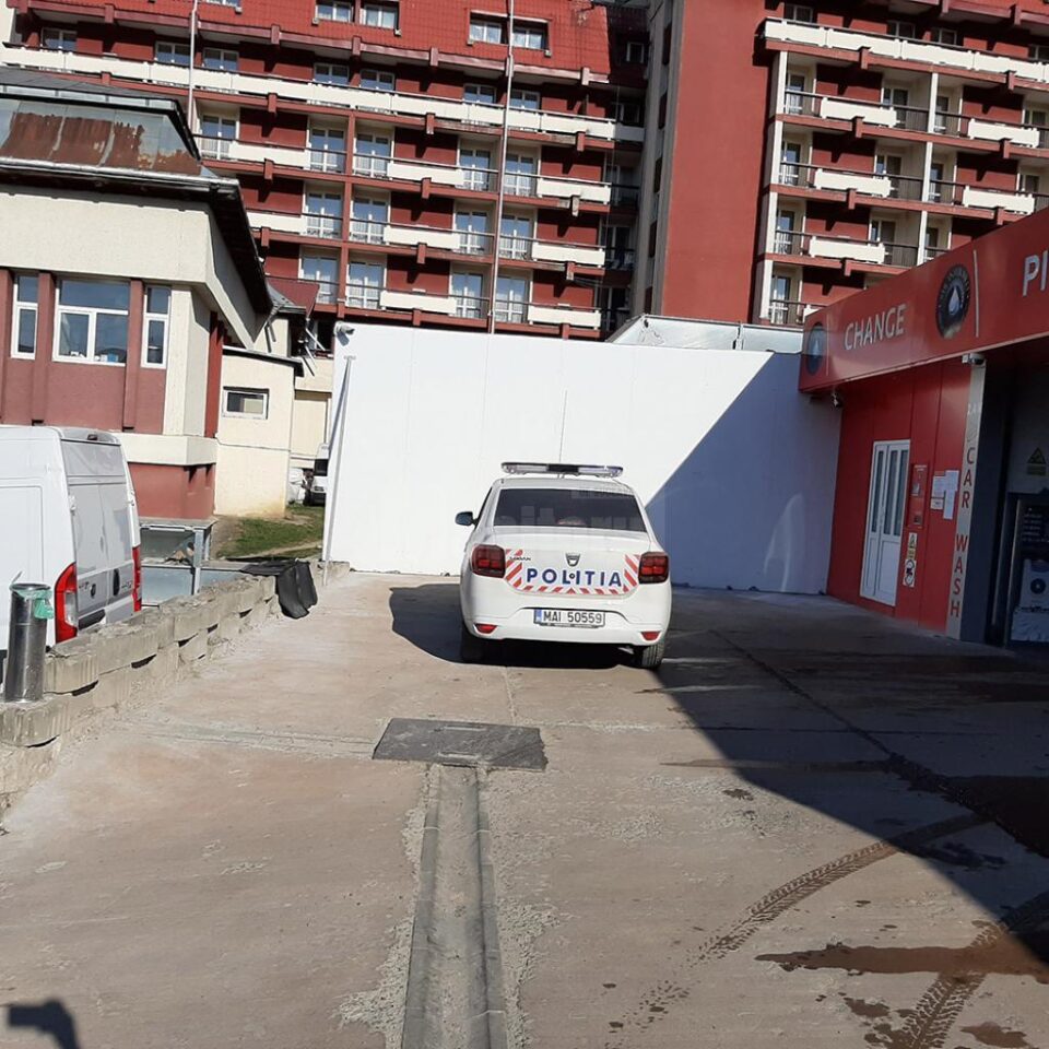 Un polițist a amendat un sucevean pentru că s-a dus cu mașina la spălătorie, deși MAI a transmis că aceste deplasări sunt permise