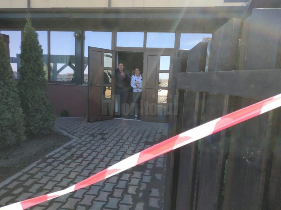 ”Vrem acasă”. Asta au strigat persoanele care stau în carantină într-o pensiune din Moara