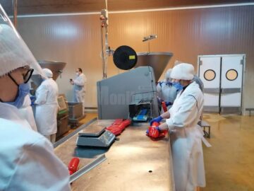 Continuă și în acest an investițiile la FACOS. Se dorește extinderea pieței de desfacere și instalarea unei noi linii de producere a conservelor