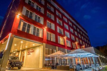 HS Timber Productions a făcut o nouă donație consistentă Spitalului din Rădăuți și pune Hotelul The Gerald's la dispoziția cadrelor medicale