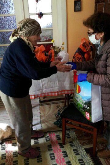 Fonduri de 21.000 de euro și aproape 5 tone de alimente din donații pentru Centrul „Maria Ward” Rădăuți