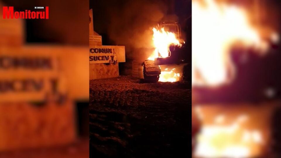 Utilajul incendiat la Sucevița