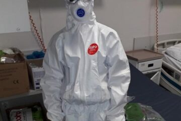 Daniela, în echipament de protecție