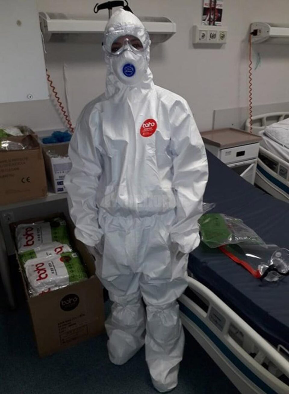 Daniela, în echipament de protecție