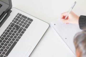 Ministerul organizează procesul de învățare online. FOTO: suntpitic.ro