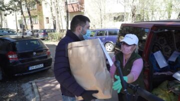 De pe taraba din piață, cu legumele și zarzavaturile pe Facebook și apoi direct la ușa clientului