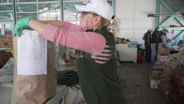 De pe taraba din piață, cu legumele și zarzavaturile pe Facebook și apoi direct la ușa clientului