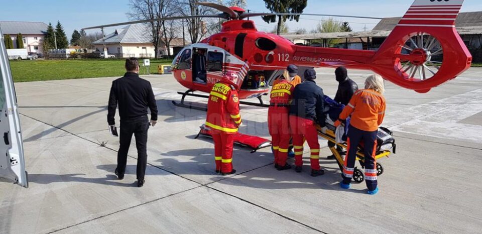 O gravidă cu gemeni a fost transportată cu elicopterul de la Rădăuți la Maternitatea ”Cuza Vodă” Iași