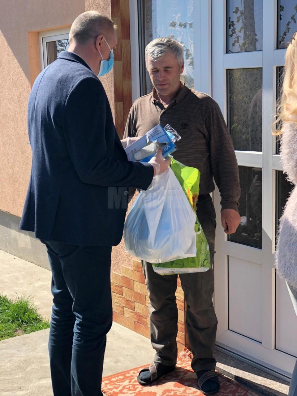 Moara, comuna în care toți locuitorii primesc mască și mănuși de protecție
