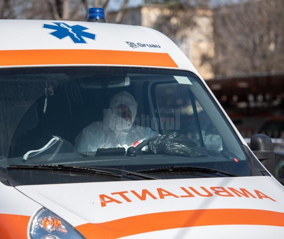 La fața locului a fost chemat o ambulanță. Femeia a intrat însă în stop cardio-respirator, fiind declarată ulterior decedată La fața locului a fost chemat o ambulanță. Femeia a intrat însă în stop cardio-respirator, fiind declarată ulterior decedată