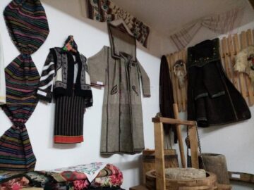 Colecție etnografică impresionantă, la Clubul Copiilor Fălticeni