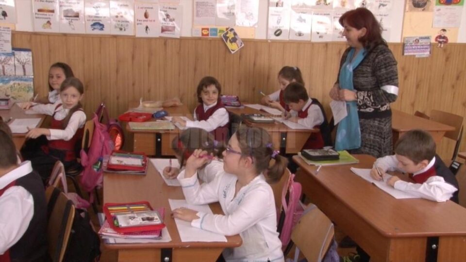 Ministrul Educației – „Materia neparcursă în această perioadă se va recupera din luna septembrie”